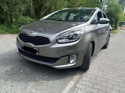Gebraucht Kia Carens 141 PS (103 kW) 2016 Grau Van / Kleinbus