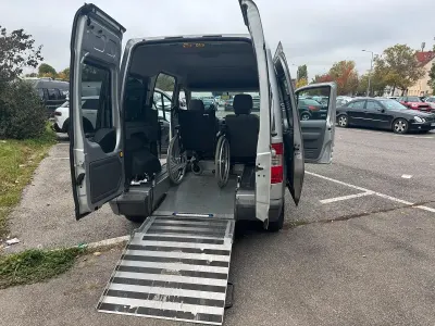 Gebraucht Ford Tourneo Connect 90 PS (66 kW) 2006 Silber Van / Kleinbus