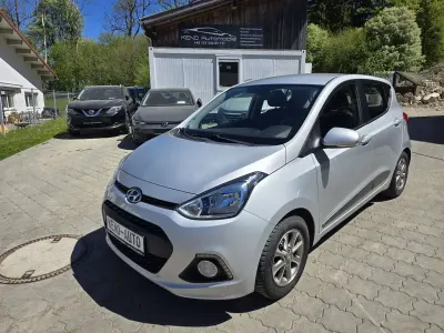 Gebraucht Hyundai i10 Style 87 PS (63 kW) 2016 Silber Kleinwagen