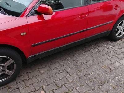 Gebraucht VW Passat 100 PS (73 kW) 1998 Rot Kombi