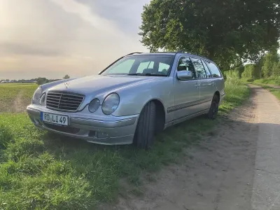 Gebraucht Mercedes 220 2002 Silber Kombi