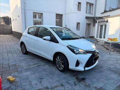 Weiß Gebraucht 2015 Toyota Yaris Kleinwagen | 6.500 € (Fairer Preis)