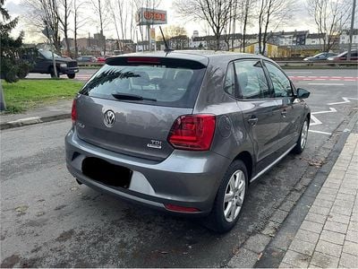 Gebraucht VW Polo 90 PS (66 kW) 2015 Grau Kleinwagen