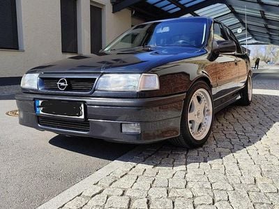 Begagnad Opel Vectra 270 HK (198 kW) 1993 Svart Sedan