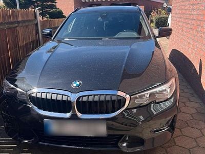 Gebraucht BMW 320 Sport Line 190 PS (139 kW) 2019 Schwarz Kombi