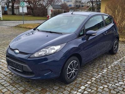 Gebraucht Ford Fiesta Ambiente 82 PS (60 kW) 2009 Blau Kleinwagen