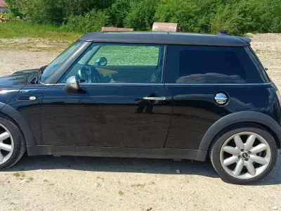 Używany Mini Cooper 116 KM (85 kW) 2004 Czarny Hatchback