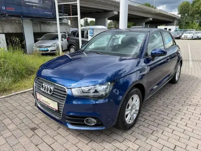 Gebraucht Audi A1 Sportback Attraction 122 PS (89 kW) 2014 Scubablau Kleinwagen