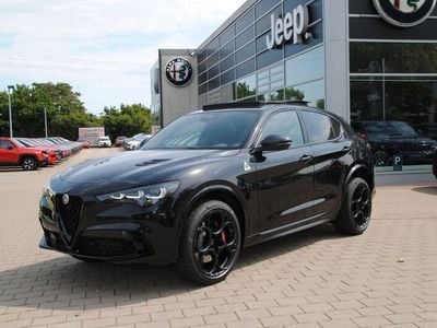 Nero vulcano Neu 2025 Alfa Romeo Stelvio Quadrifoglio SUV | 98.980 €