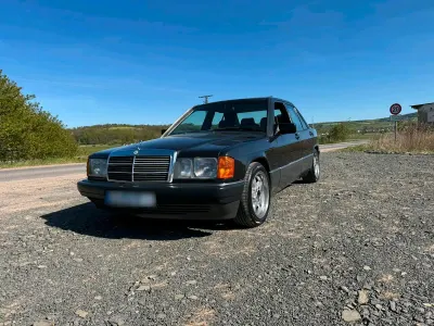 Brugt Mercedes 190 122 HK (89 kW) 1992 Sort Sedan