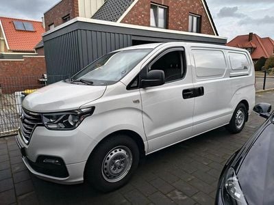 Gebraucht Hyundai H-1 116 PS (85 kW) 2019 Weiß Van / Kleinbus