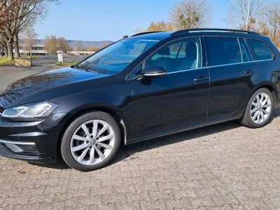 Gebraucht VW Golf VII Highline 150 PS (110 kW) 2019 Schwarz Kombi