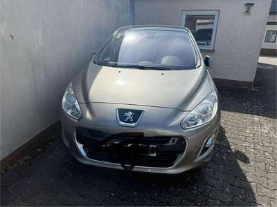 Gebraucht Peugeot 308 Active 111 PS (81 kW) 2012 Limousine