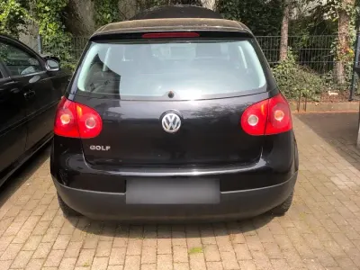 Brugt VW Golf V 80 HK (58 kW) 2004 Sort Hatchback