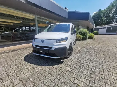 Neu Fiat Qubo Trekking 131 PS (96 kW) 2026 Weiß Van / Kleinbus