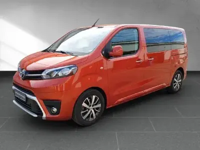 Usata Toyota Proace Verso Comfort 144 CV (105 kW) 2021 Arancione Station wagon
