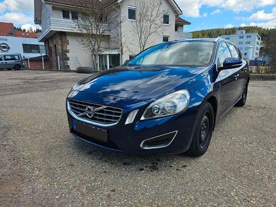Usata Volvo V60 Ocean Race 180 CV (132 kW) 2011 Blu Station wagon