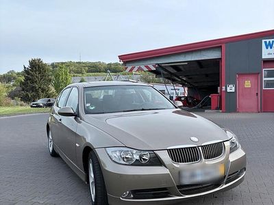 Second-hand BMW 325 218 CP (160 kW) 2006 Berlinǎ