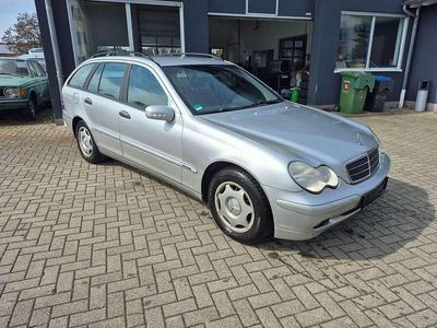 Gebraucht Mercedes C200 Classic 116 PS (85 kW) 2002 Silber Kombi