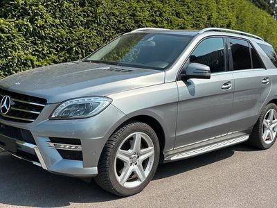 Silber Gebraucht 2014 Mercedes ML350 AMG line SUV | 23.333 €