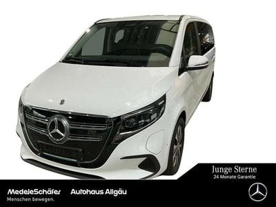 Arktikweiß Gebraucht 2024 Mercedes EQV300 Van / Kleinbus | 52.850 € (Etwas zu teuer)