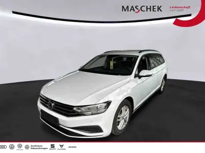 Gebraucht VW Passat 150 PS (110 kW) 2023 Weiß Kombi