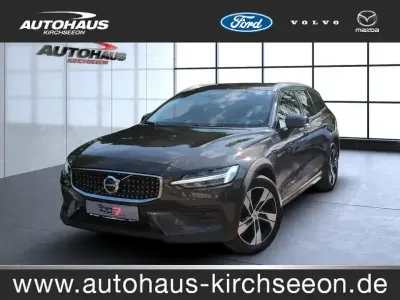 Gebraucht Volvo V60 CC Plus 197 PS (144 kW) 2023 Grau Kombi