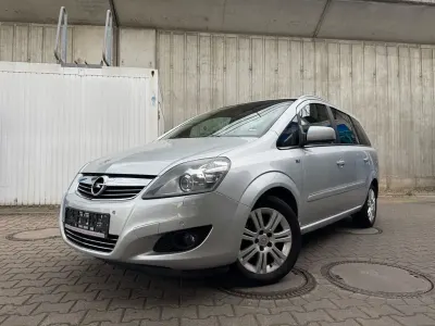 Gebraucht Opel Zafira Edition 140 PS (102 kW) 2012 Silber Van / Kleinbus