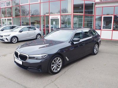 Gebraucht BMW 520 190 PS (139 kW) 2023 Grau Kombi