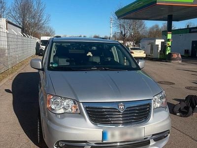 Gebraucht Lancia Voyager 2012 Silber Van / Kleinbus