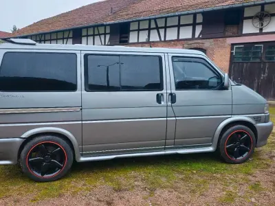 Używany VW Multivan Highline 170 KM (125 kW) 2002 Szary Minivan