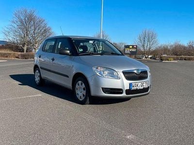 Gebraucht Skoda Fabia 60 PS (44 kW) 2009 Silber Limousine