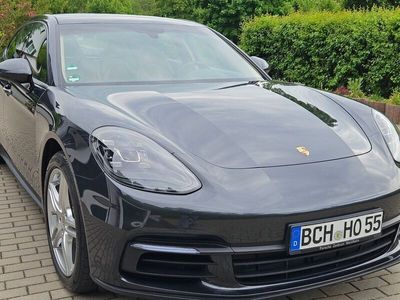 Porsche Panamera 4