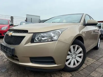 Occasion Chevrolet Cruze LS 113 ch (83 kW) 2010 Beige Berline