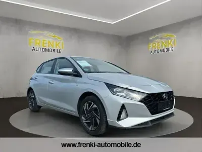 Gebraucht Hyundai i20 Trend 120 PS (88 kW) 2023 Silber Kleinwagen