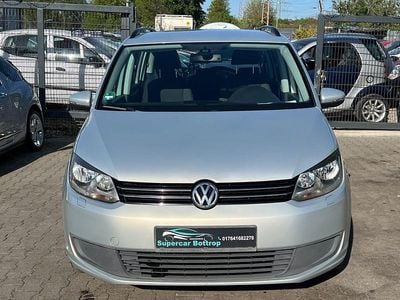 Second-hand VW Touran Trendline 140 CP (102 kW) 2011 Auriu Monovolum