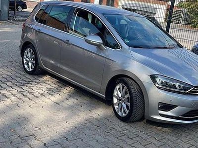 Silber Gebraucht 2014 VW Golf Sportsvan Highline Van / Kleinbus | 12.200 € (Fairer Preis)