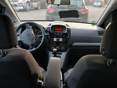 Gebraucht Opel Zafira 140 PS (102 kW) 2010 Schwarz Van / Kleinbus