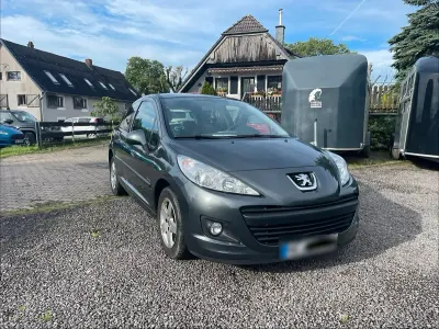 Gebraucht Peugeot 207 95 PS (69 kW) 2010 Grau Kleinwagen
