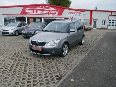 Beige Gebraucht 2013 Skoda Roomster Van / Kleinbus | 5.470 € (Etwas zu teuer)