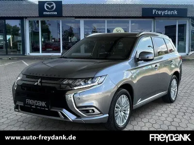 Gebraucht Mitsubishi Outlander Plus 222 PS (163 kW) 2021 Platinumgrau (m) SUV