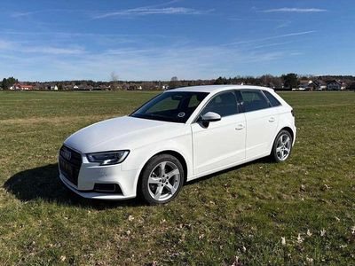 Second-hand Audi A3 Design 116 CP (85 kW) 2018 Alb Berlinǎ