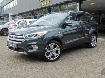 Grün metallic Gebraucht 2017 Ford Kuga Titanium SUV | 22.090 €