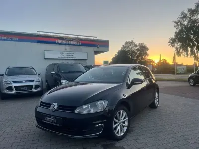 Gebraucht VW Golf VII LOUNGE 110 PS (80 kW) 2015 Schwarz Limousine