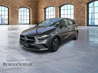 Gebraucht Mercedes B180 136 PS (100 kW) 2025 Metalliclack mountaingrau Kleinwagen