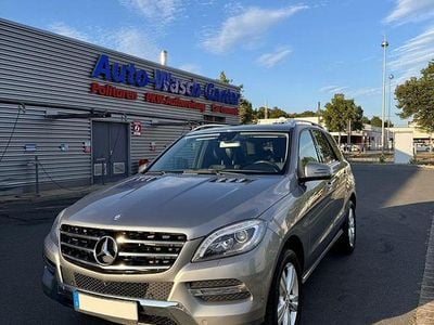 Grau Gebraucht 2013 Mercedes ML350 SUV | 20.000 € (Fairer Preis)