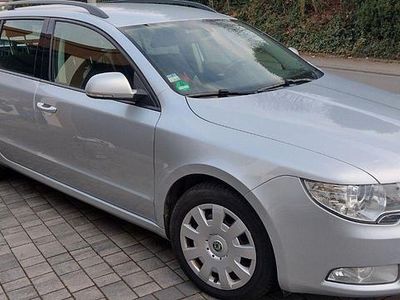 Gebraucht Skoda Superb Comfort 140 PS (102 kW) 2010 Silber Kombi