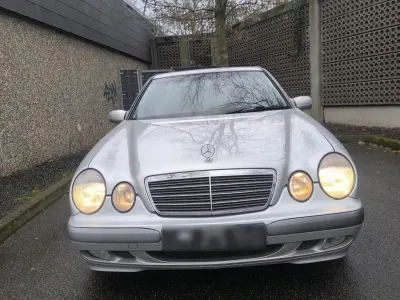 Second-hand Mercedes E200 163 CP (119 kW) 2001 Berlinǎ