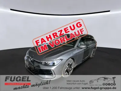 Gebraucht VW Passat R-line 150 PS (110 kW) 2024 Diabasgrau metallic Kombi
