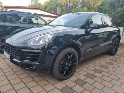 Gebraucht Porsche Macan 258 PS (189 kW) 2015 Tiefschwarz SUV